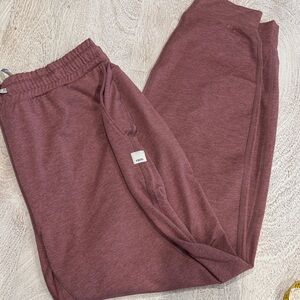 Vuori women’s performance Joggers